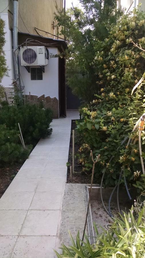 Студия С Двориком В Отраде Οδησσός Εξωτερικό φωτογραφία